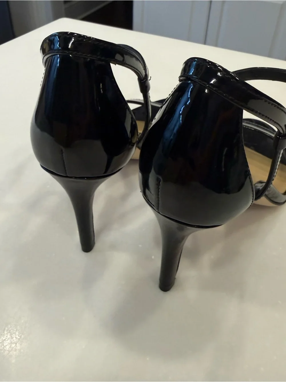 Michael Kors Simone Mid Heel Black Patent Sandals  6.5 New With Box